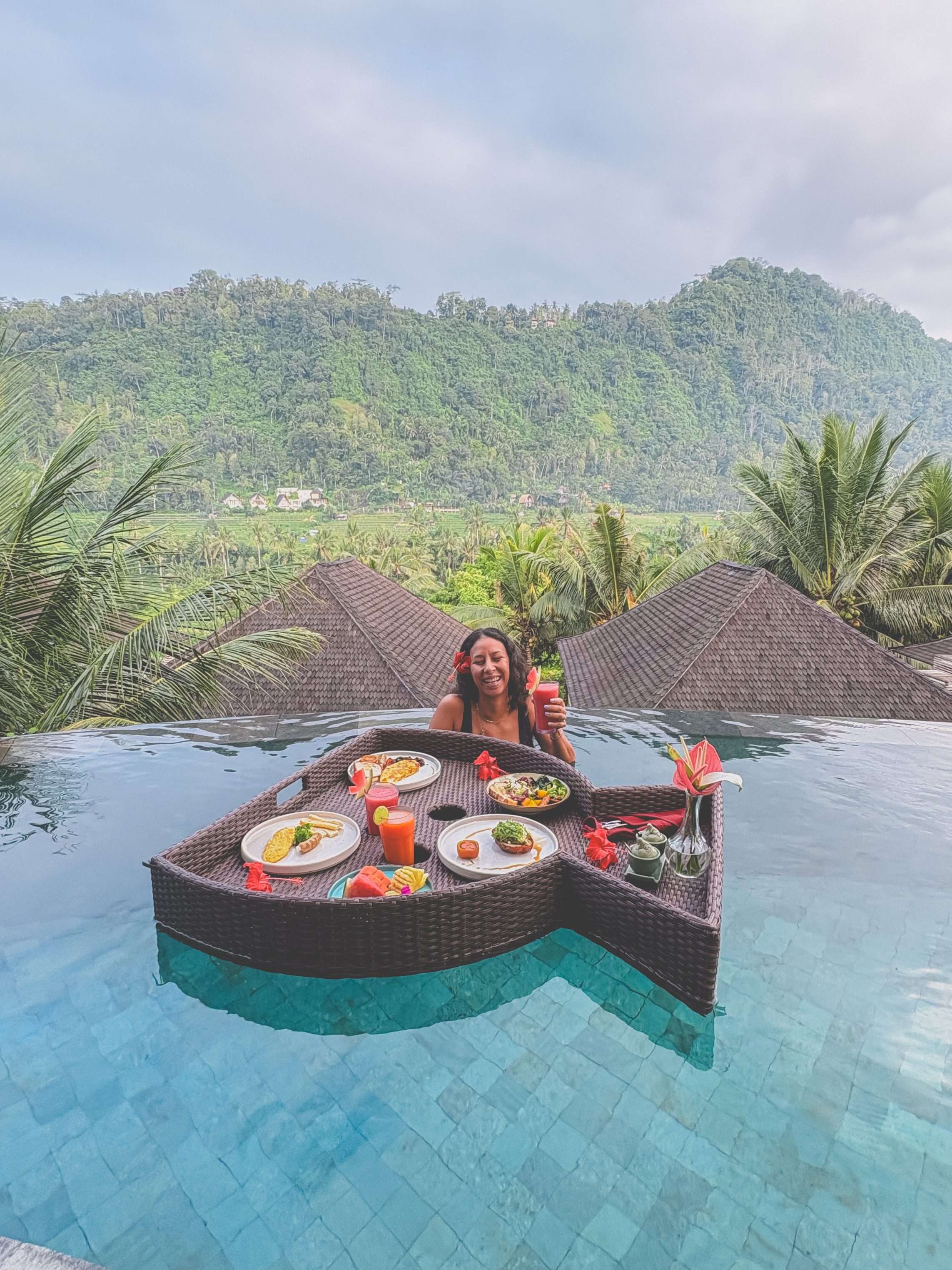 sidemen-kayla-floatingbreakfast