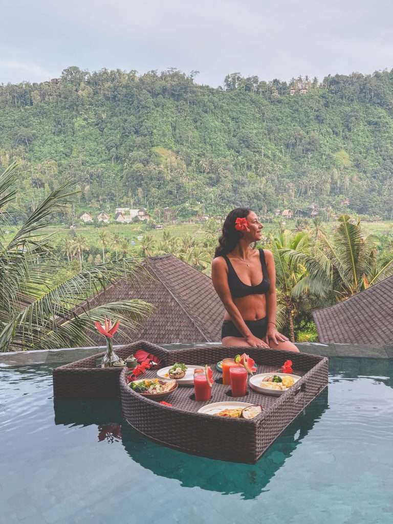 sidemen-kayla-wapadiume-floatingbreakfast